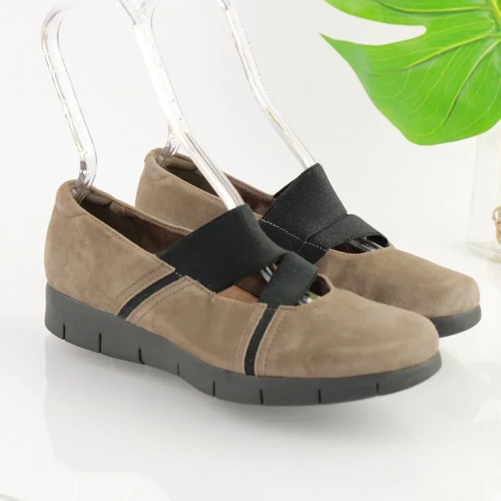 Clarks Womens Daelyn Villa Mary Jane Shoe‎ Size 9.5 M Tan Suede Slip On Flat